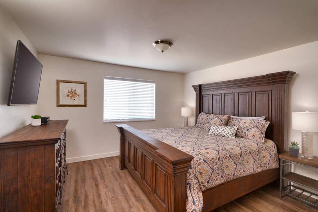 5J Top Floor Redcliff Condo, Pool & Hot Tub Moab Zewnętrze zdjęcie