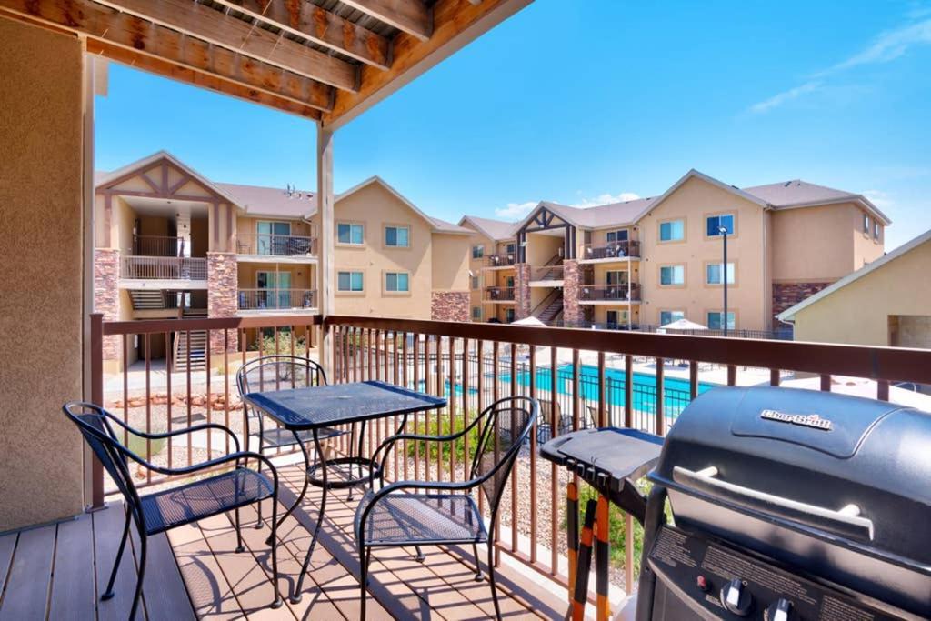 5J Top Floor Redcliff Condo, Pool & Hot Tub Moab Zewnętrze zdjęcie