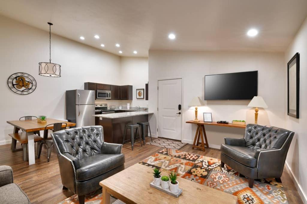 5J Top Floor Redcliff Condo, Pool & Hot Tub Moab Zewnętrze zdjęcie