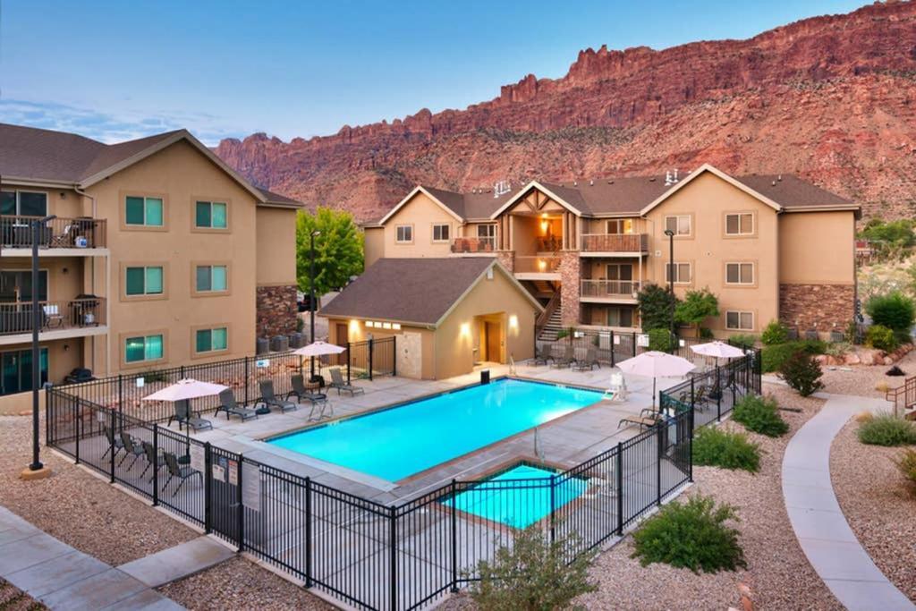 5J Top Floor Redcliff Condo, Pool & Hot Tub Moab Zewnętrze zdjęcie